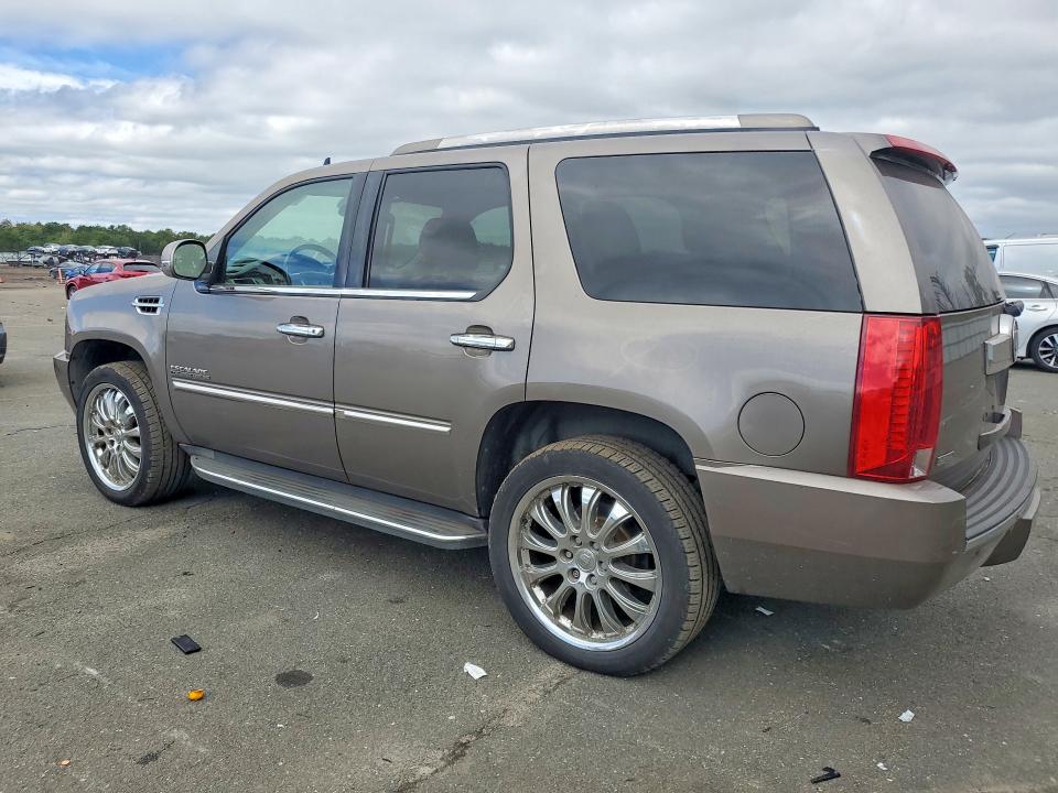 2011 Cadillac Escalade მანქანა იყიდება აუქციონზე, vin: 1GYS4AEF5BR328667, აუქციონის ნომერი: 70841836