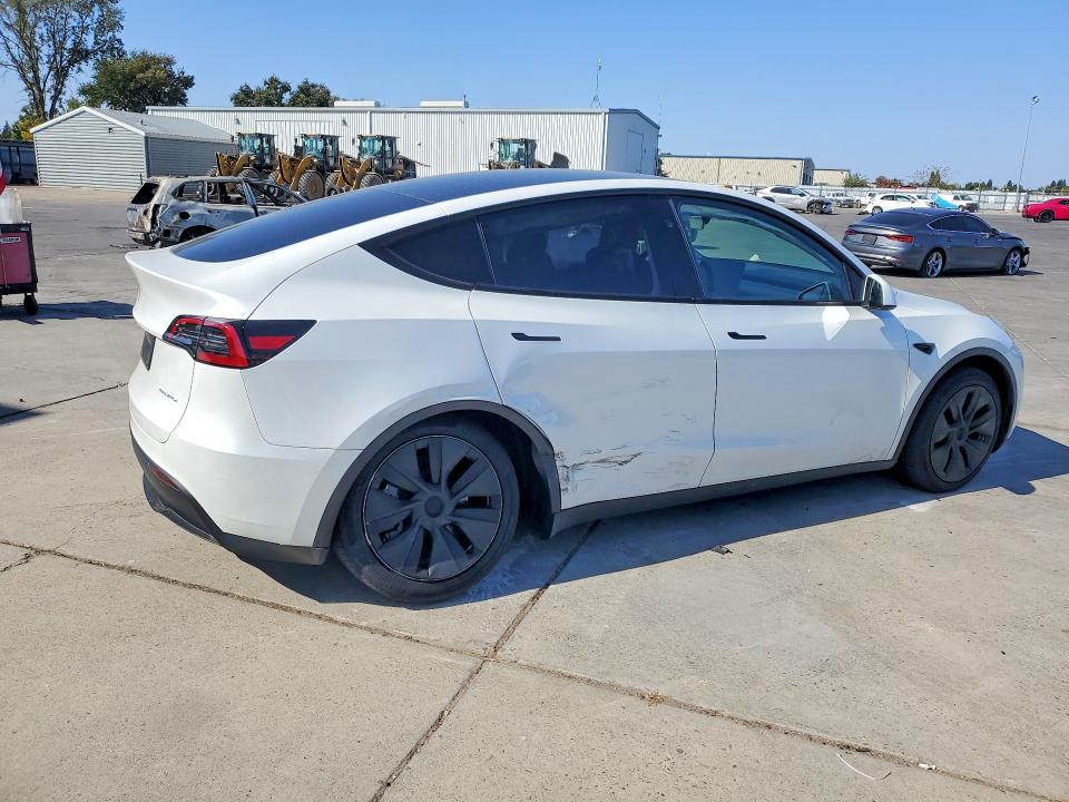 2025 Tesla Model Y მანქანა იყიდება აუქციონზე, vin: 7SAYGDEE9SF217032, აუქციონის ნომერი: 69759266