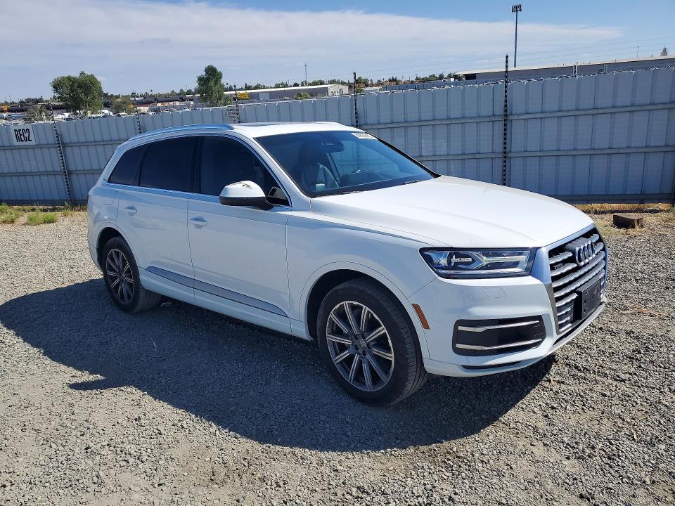 Продажа на аукционе авто 2017 Audi Q7, vin: WA1LHAF73HD055492, номер лота: 66820566