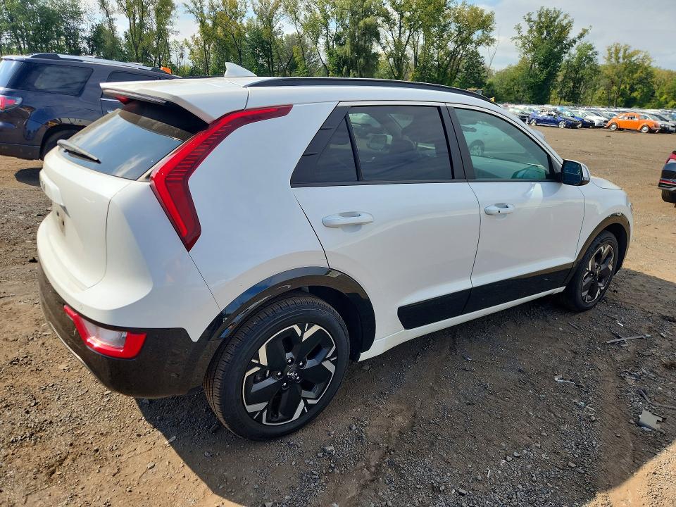 Продажа на аукционе авто 2024 Kia Niro, vin: KNDCR3L10R5112368, номер лота: 69368556