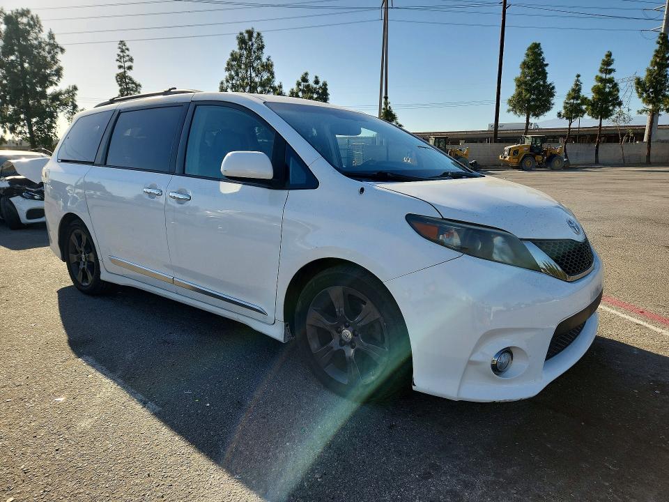 71409316 :رقم المزاد ، 5TDXK3DC1DS359620 vin ، 2013 Toyota Sienna مزاد بيع