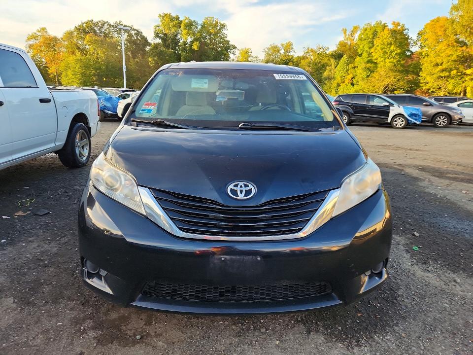 2017 Toyota Sienna მანქანა იყიდება აუქციონზე, vin: 5TDKZ3DCXHS816680, აუქციონის ნომერი: 70889946