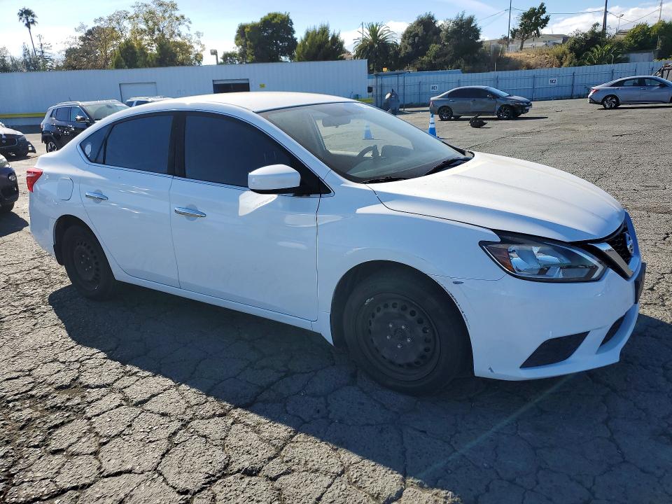 Продаж на аукціоні авто 2018 Nissan Sentra, vin: 3N1AB7AP5JY209750, номер лоту: 67846176