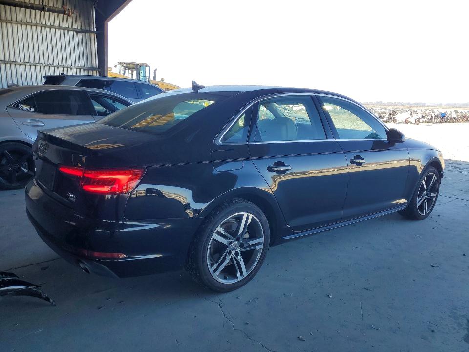 70512286 :رقم المزاد ، WAULMAF47HN072178 vin ، 2017 Audi A4 مزاد بيع