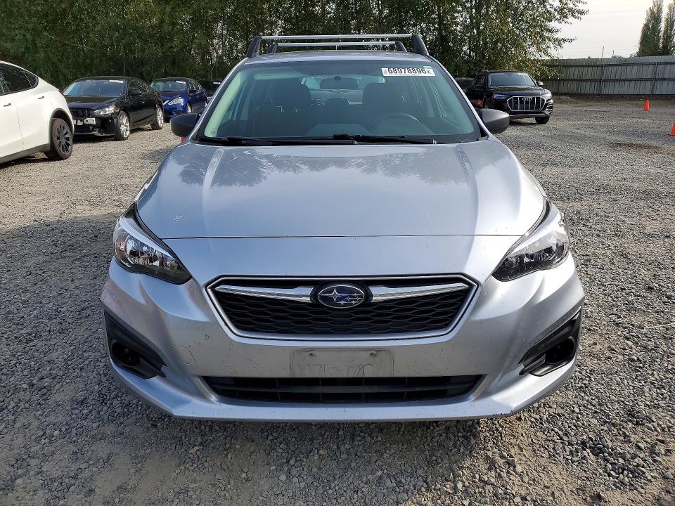 68978896 :رقم المزاد ، 4S3GTAA6XJ3706519 vin ، 2018 Subaru Impreza مزاد بيع