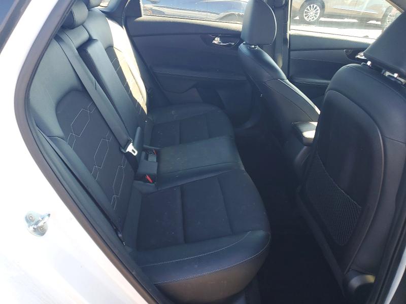 2022 Kia Forte მანქანა იყიდება აუქციონზე, vin: 3KPF54AD6NE435138, აუქციონის ნომერი: 68767516