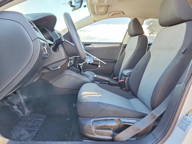 69390486 :رقم المزاد ، 3VW2B7AJ2JM261242 vin ، 2018 Volkswagen Jetta مزاد بيع