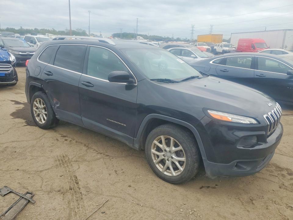 69772686 :رقم المزاد ، 1C4PJLCSXGW159674 vin ، 2016 Jeep Cherokee مزاد بيع