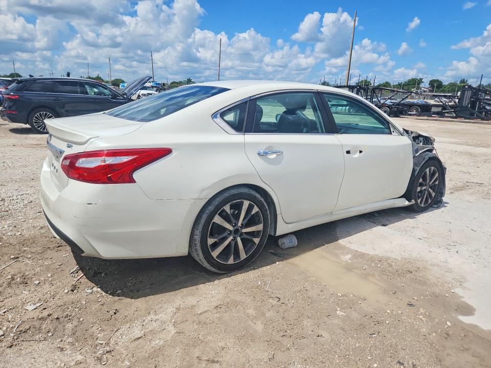 2016 Nissan Altima მანქანა იყიდება აუქციონზე, vin: 1N4AL3AP9GC171997, აუქციონის ნომერი: 68761976