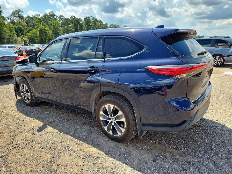 Продажа на аукционе авто 2021 Toyota Highlander, vin: 5TDGZRAH0MS033855, номер лота: 68866396