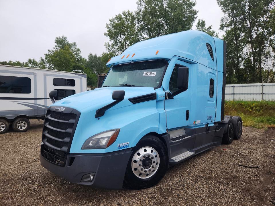 Продажа на аукционе авто 2023 Freightliner Cascadia 126, vin: 3AKJHHDR4PSUM6033, номер лота: 69519316