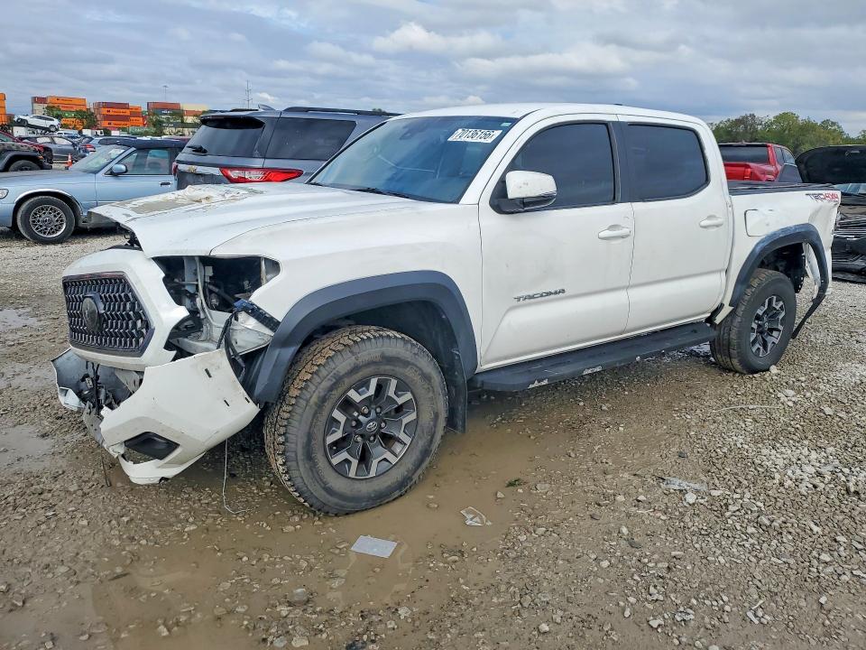 Продаж на аукціоні авто 2018 Toyota Tacoma, vin: 3TMCZ5AN0JM123631, номер лоту: 70136156