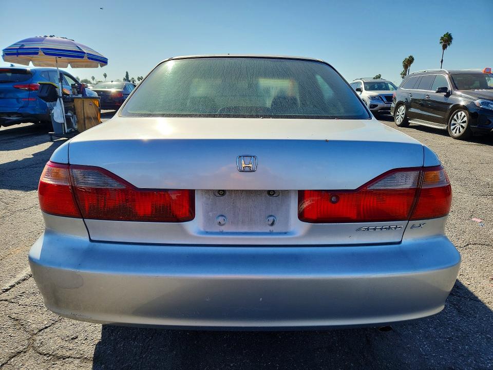 70439736 :رقم المزاد ، 1HGCG5642WA208028 vin ، 1998 Honda Accord مزاد بيع