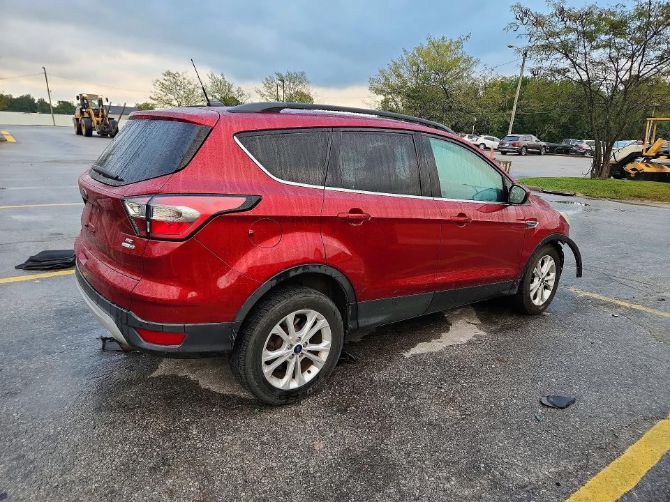 Auction sale of the 2017 Ford Escape, vin: 1FMCU9GD7HUB98896, lot number: 70016406