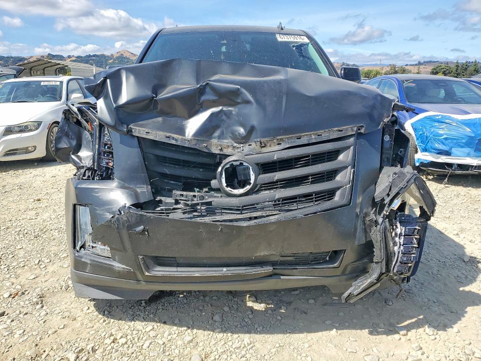 2015 Cadillac Escalade მანქანა იყიდება აუქციონზე, vin: 1GYS3CKJ5FR144231, აუქციონის ნომერი: 67375916