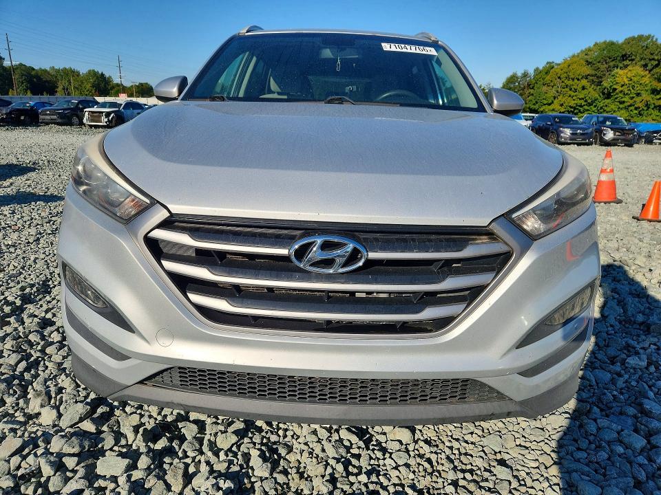 71047766 :رقم المزاد ، KM8J3CA40JU694645 vin ، 2018 Hyundai Tucson مزاد بيع