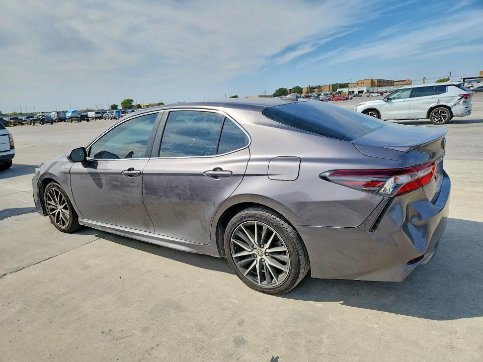 Продаж на аукціоні авто 2022 Toyota Camry, vin: 4T1G11AK2NU669335, номер лоту: 70855276