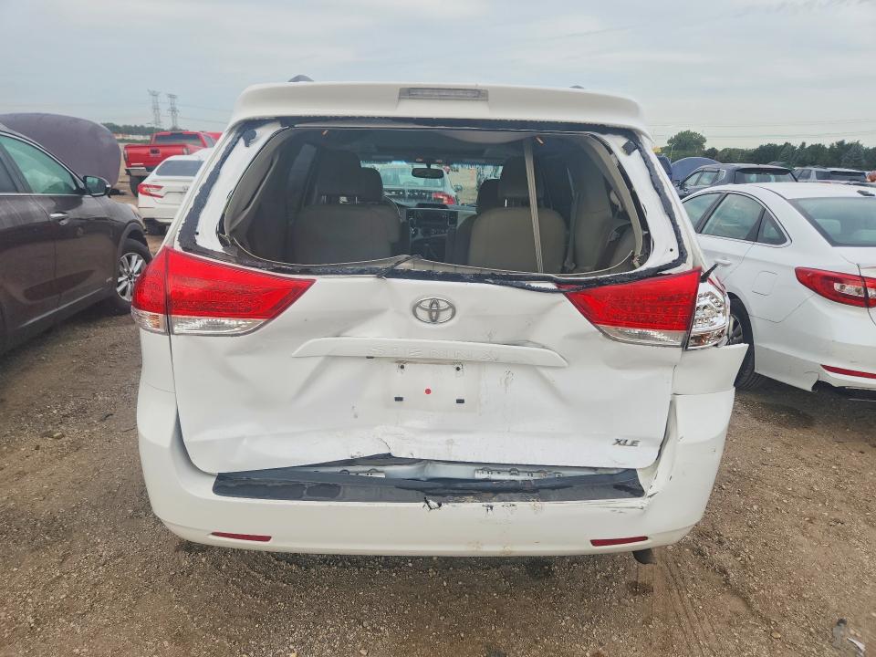 Продажа на аукционе авто 2014 Toyota Sienna, vin: 5TDYK3DC7ES476396, номер лота: 68253786