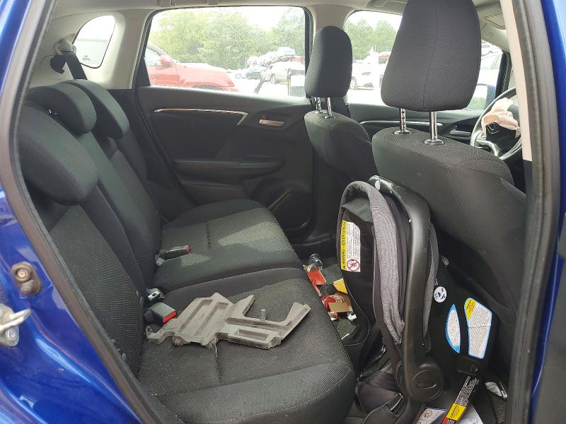 68247046 :رقم المزاد ، 3HGGK5H87FM731290 vin ، 2015 Honda Fit مزاد بيع