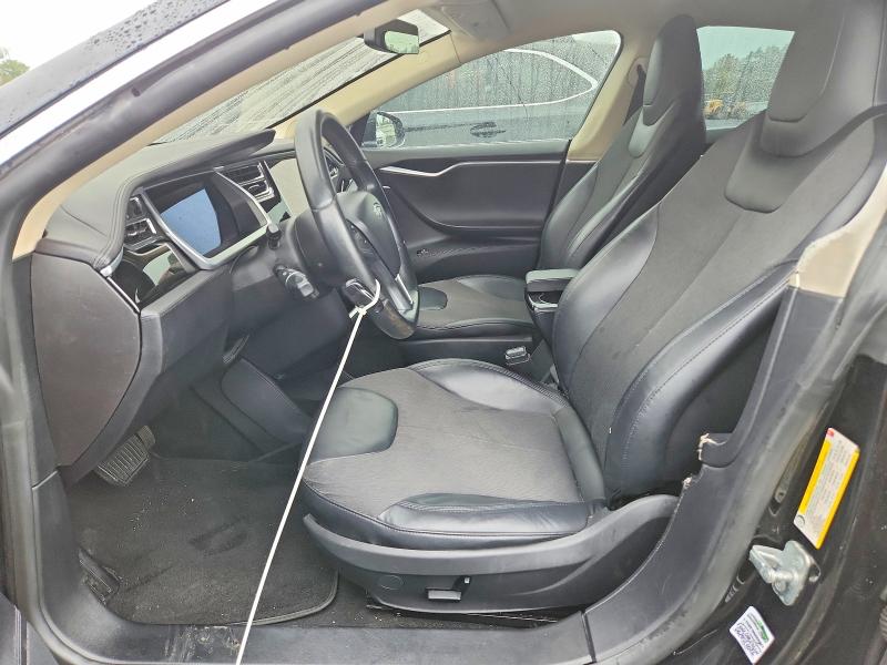 70113606 :رقم المزاد ، 5YJSA1AC5DFP10085 vin ، 2013 Tesla Model S مزاد بيع