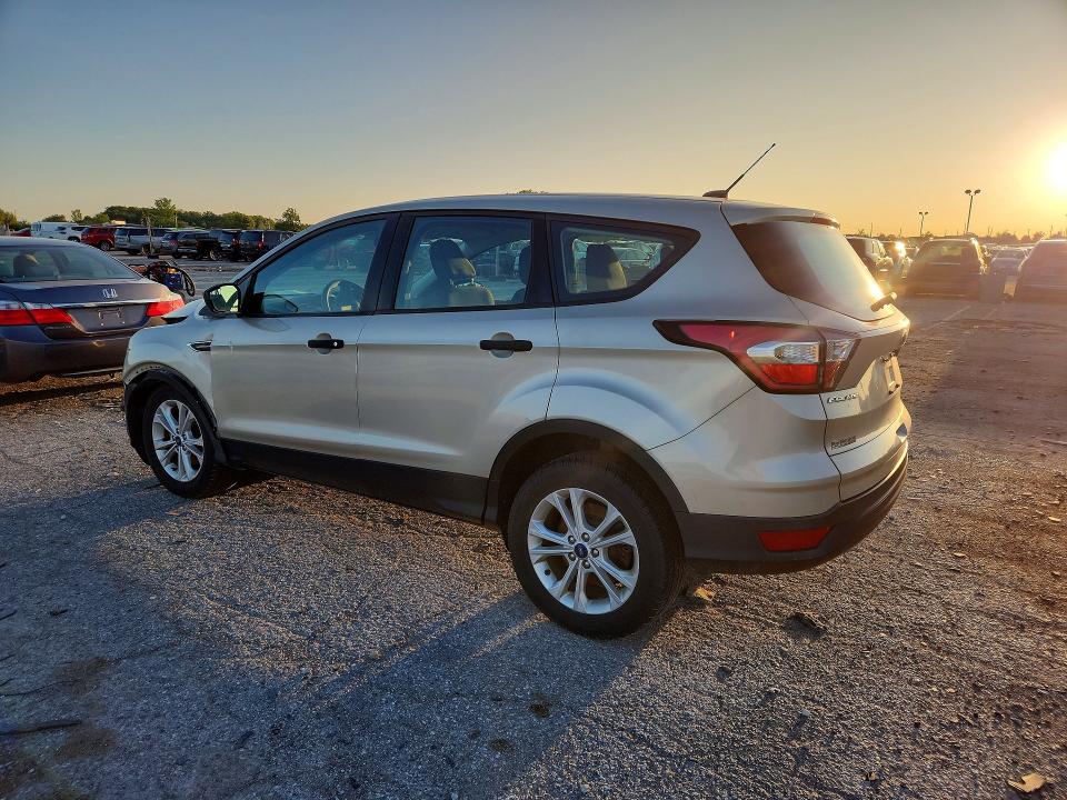 2018 Ford Escape მანქანა იყიდება აუქციონზე, vin: 1FMCU0F7XJUA20056, აუქციონის ნომერი: 68804266