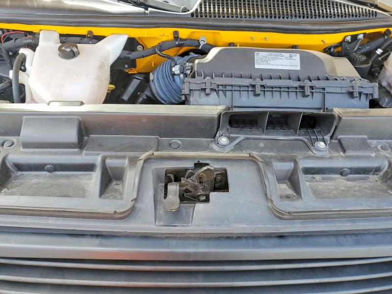 70527496 :رقم المزاد ، 7GZ37TC79NN001504 vin ، 2022 Gmc Savana مزاد بيع