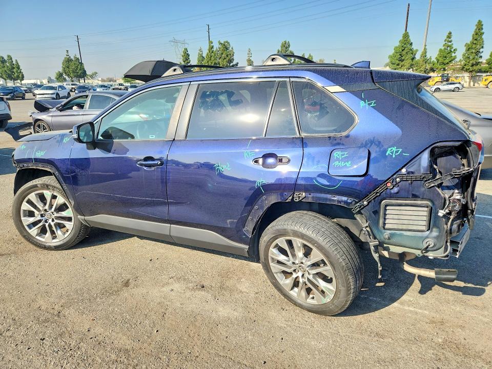 Продажа на аукционе авто 2022 Toyota Rav4, vin: 2T3C1RFV8NW235816, номер лота: 70478496