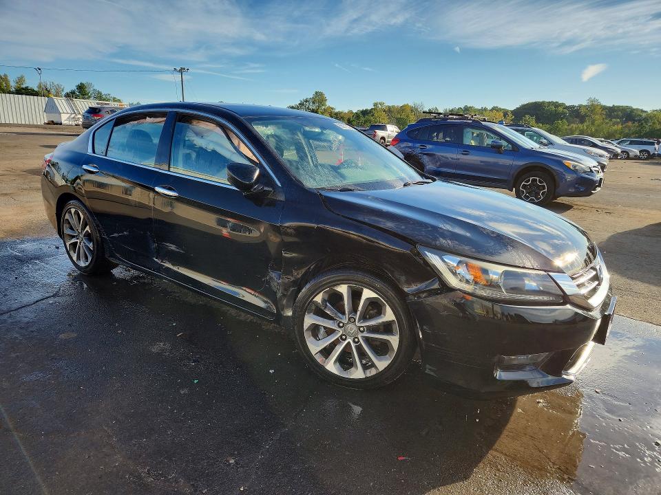 68973336 :رقم المزاد ، 1HGCR2F57FA249952 vin ، 2015 Honda Accord مزاد بيع