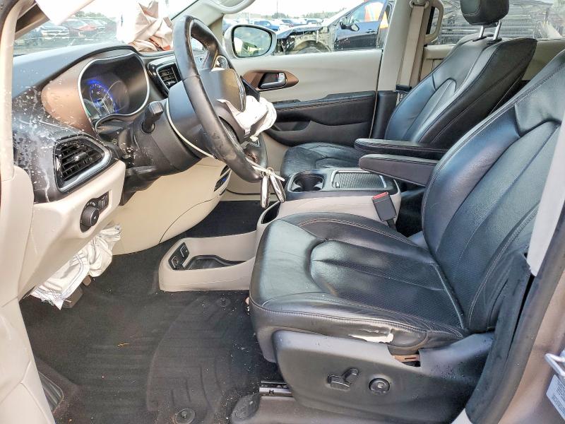68050066 :رقم المزاد ، 2C4RC1EG4HR684143 vin ، 2017 Chrysler Pacifica مزاد بيع