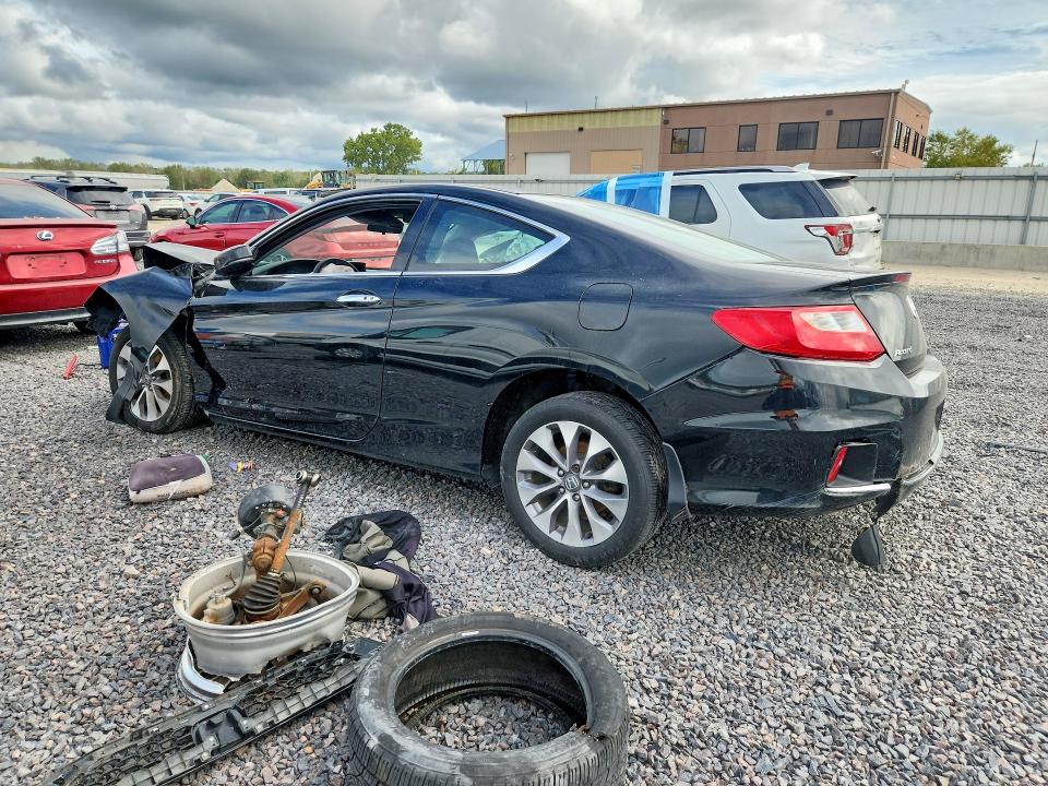 69882626 :رقم المزاد ، 1HGCT1B71FA007239 vin ، 2015 Honda Accord مزاد بيع