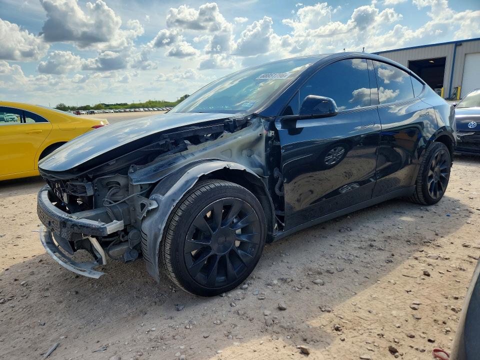68851796 :رقم المزاد ، 5YJYGDEE2MF265472 vin ، 2021 Tesla Model Y مزاد بيع