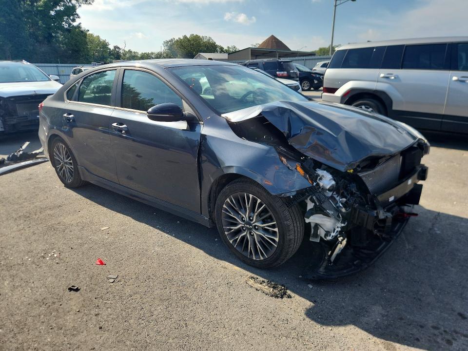 67220146 :رقم المزاد ، 3KPF54AD8NE424481 vin ، 2022 Kia Forte مزاد بيع