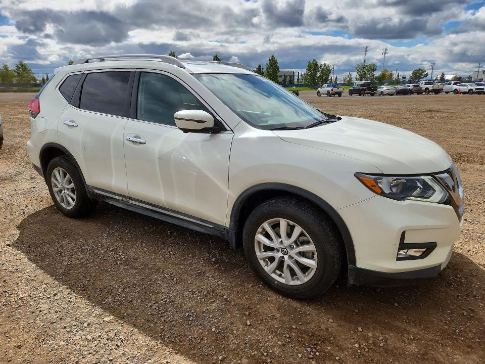 2017 Nissan Rogue მანქანა იყიდება აუქციონზე, vin: 5N1AT2MM4HC853740, აუქციონის ნომერი: 67710316