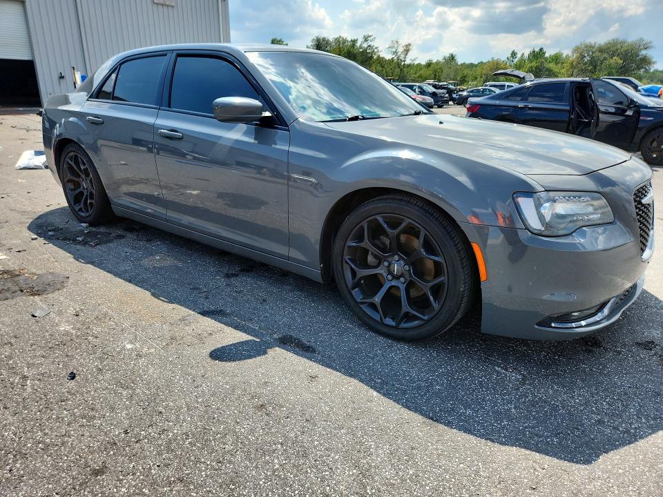 2019 Chrysler 300 მანქანა იყიდება აუქციონზე, vin: 2C3CCABG6KH679019, აუქციონის ნომერი: 68838126