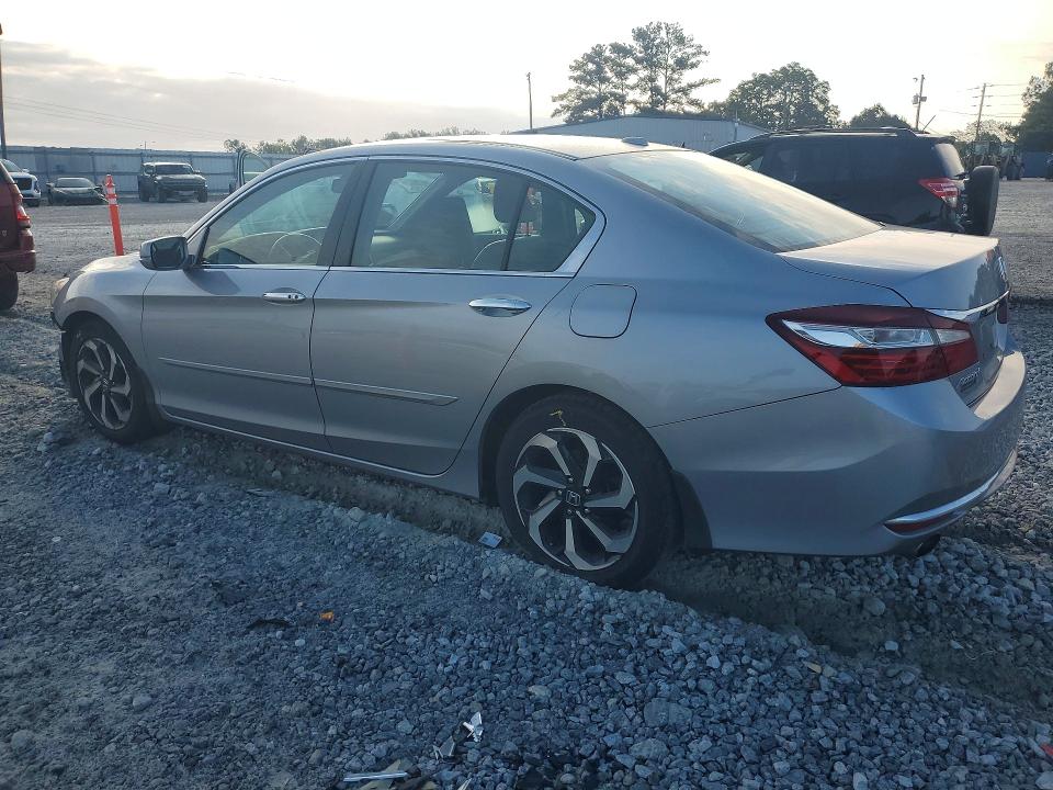 67865276 :رقم المزاد ، 1HGCR3F83HA033678 vin ، 2017 Honda Accord مزاد بيع