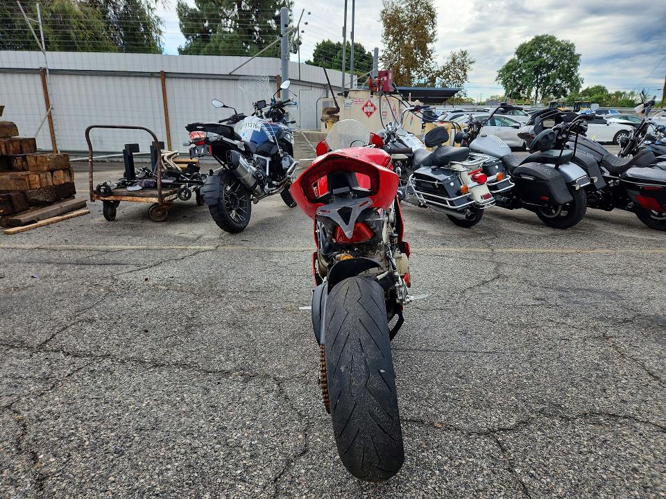 Продаж на аукціоні авто 2018 Ducati Panigale, vin: ZDMDAGNW0JB000434, номер лоту: 68422106