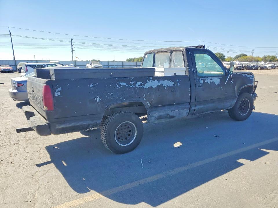 Auction sale of the 1989 Chevrolet Gmt-400, vin: 1GCFC24K3KE162607, lot number: 70900156