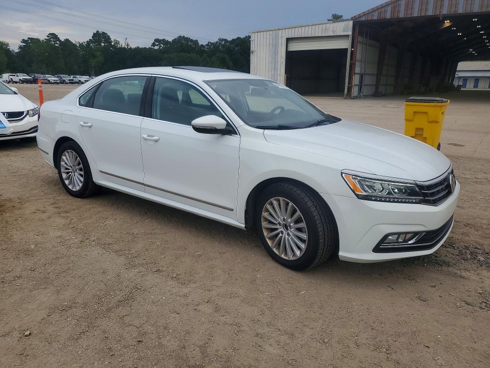 Продаж на аукціоні авто 2017 Volkswagen Passat, vin: 1VWBT7A31HC046476, номер лоту: 67815016
