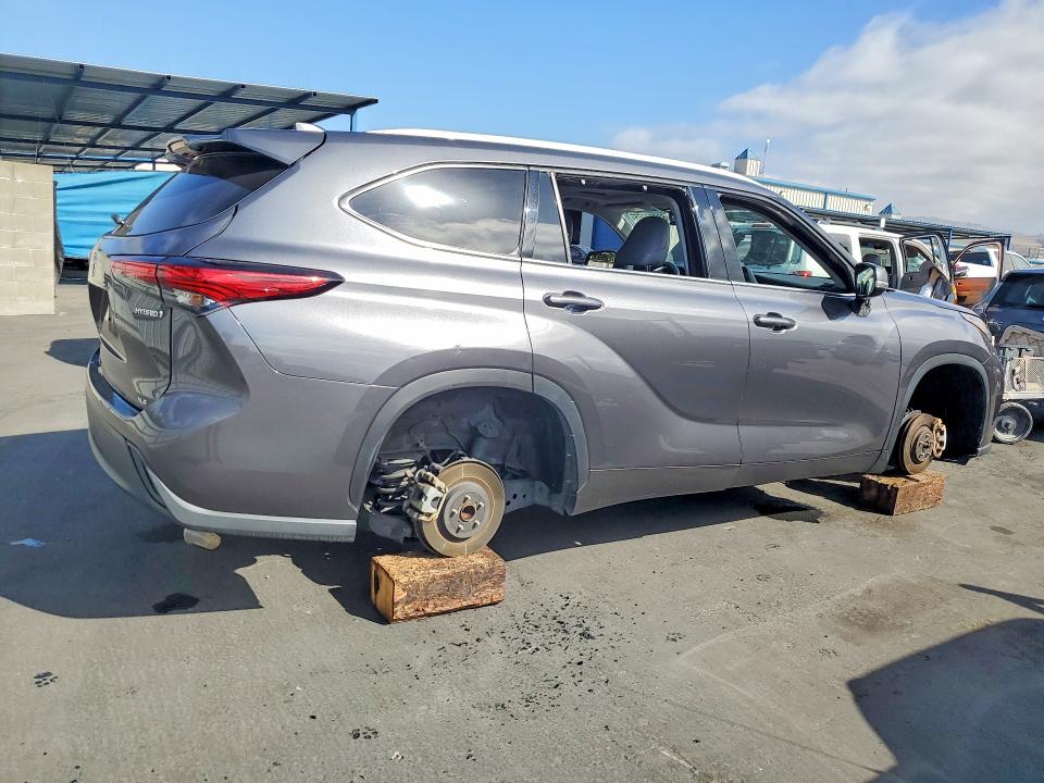 2022 Toyota Highlander Hybrid მანქანა იყიდება აუქციონზე, vin: 5TDGARAH7NS515408, აუქციონის ნომერი: 68997366