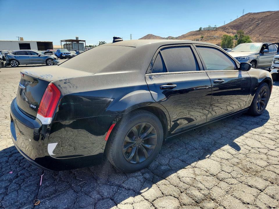 Aukcja sprzedaży 2015 Chrysler 300, vin: 2C3CCAAG0FH813885, numer aukcji: 68053556