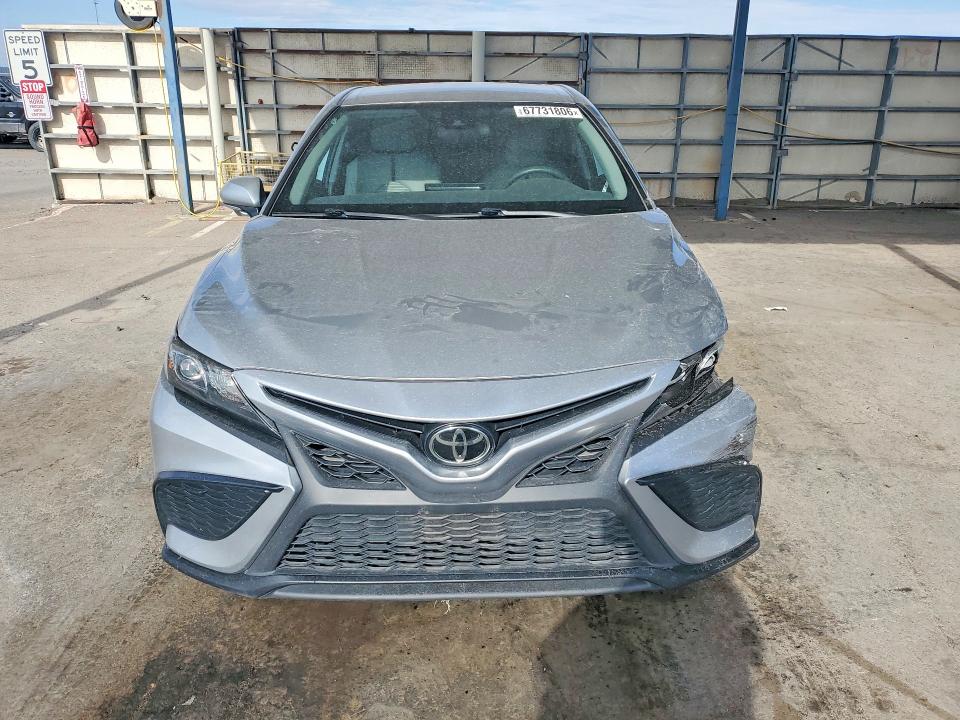 Продажа на аукционе авто 2022 Toyota Camry, vin: 4T1G11AK1NU651005, номер лота: 67731806
