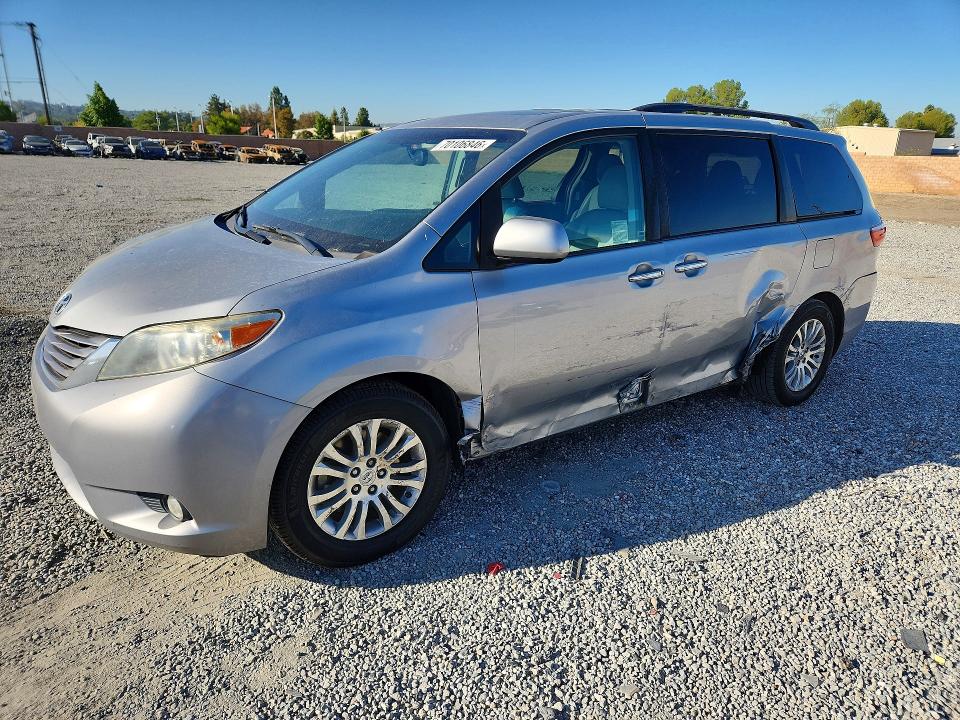 Продаж на аукціоні авто 2017 Toyota Sienna, vin: 5TDYZ3DC0HS864389, номер лоту: 70106846