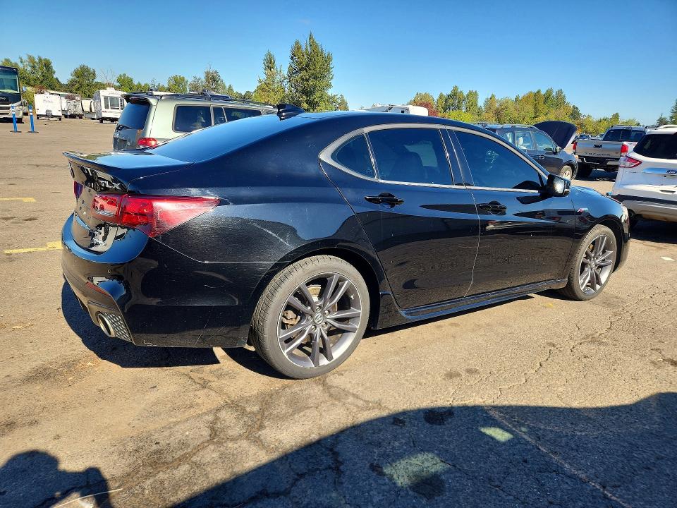 68102426 :رقم المزاد ، 19UUB3F61JA000644 vin ، 2018 Acura Tlx مزاد بيع