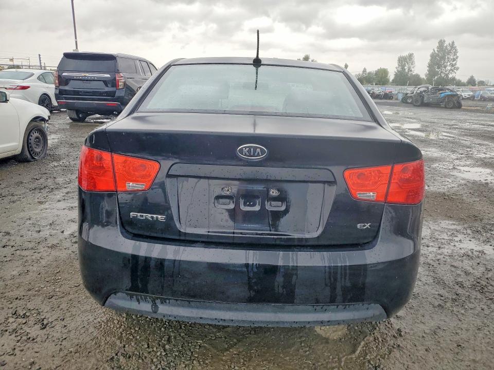 2012 Kia Forte მანქანა იყიდება აუქციონზე, vin: KNAFU4A25C5578153, აუქციონის ნომერი: 67709056