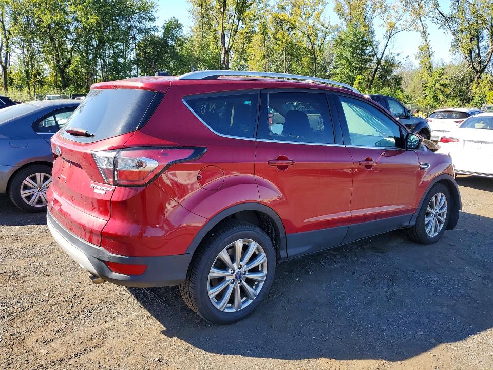2017 Ford Escape მანქანა იყიდება აუქციონზე, vin: 1FMCU9JD0HUF00831, აუქციონის ნომერი: 67818756