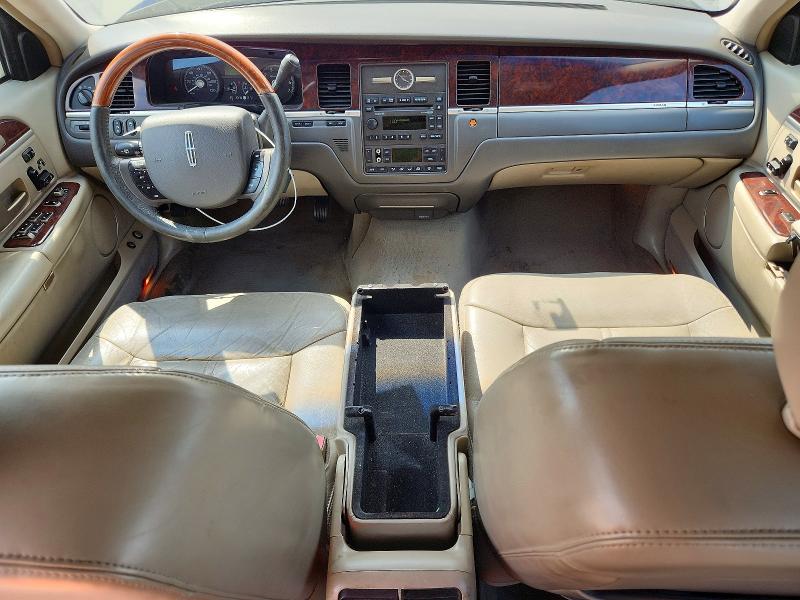 2006 Lincoln Town Car მანქანა იყიდება აუქციონზე, vin: 1LNHM82V96Y626151, აუქციონის ნომერი: 67316596