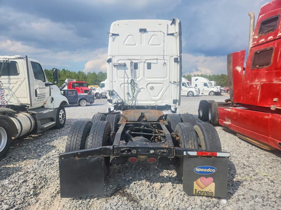 2013 Freightliner Cascadia 125 მანქანა იყიდება აუქციონზე, vin: 3AKJGLDR4DSBC8039, აუქციონის ნომერი: 68956936