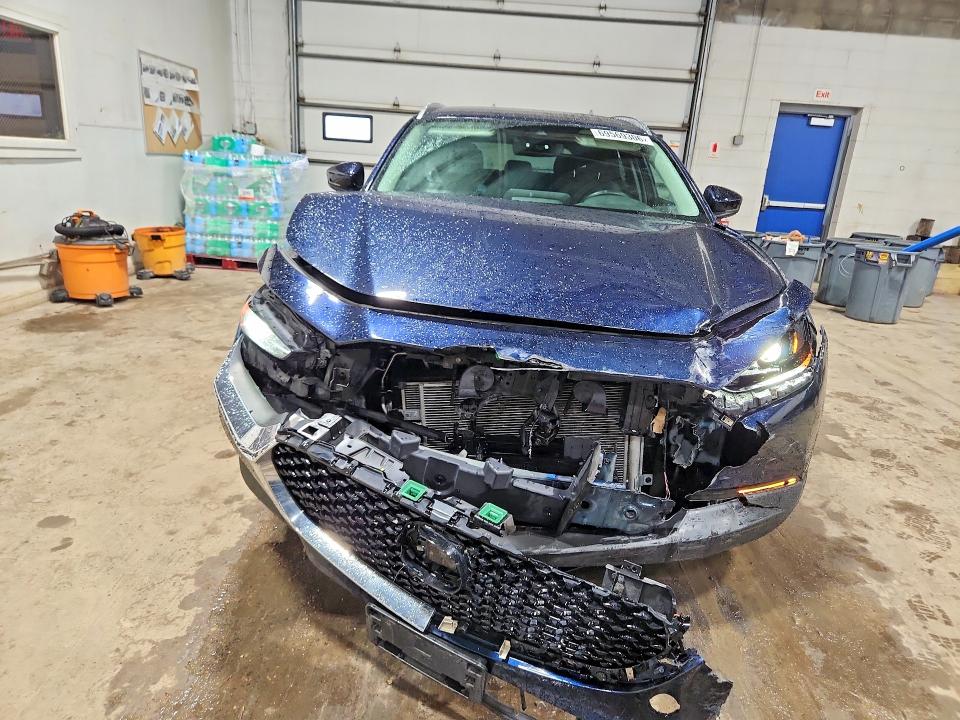 69569306 :رقم المزاد ، 3MVDMBCM9PM502771 vin ، 2023 Mazda Cx-30 مزاد بيع