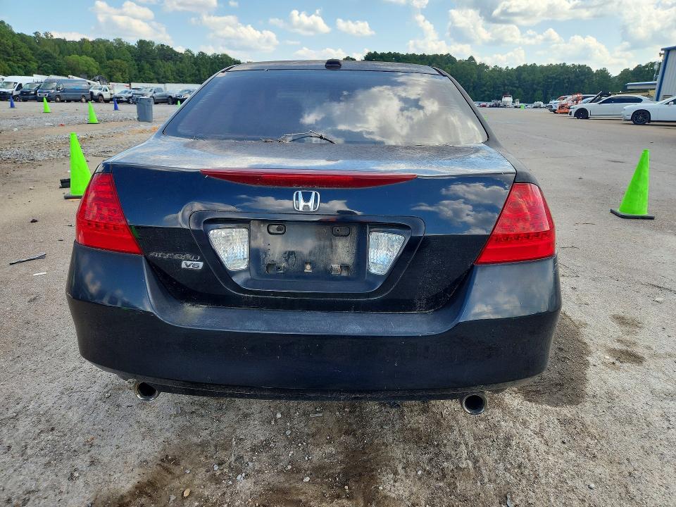 69092536 :رقم المزاد ، 1HGCM66597A000625 vin ، 2007 Honda Accord مزاد بيع