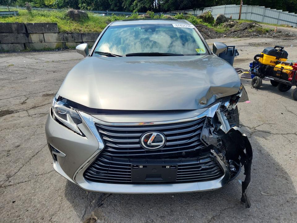 67454796 :رقم المزاد ، 58ABK1GG8HU056630 vin ، 2017 Lexus Es مزاد بيع